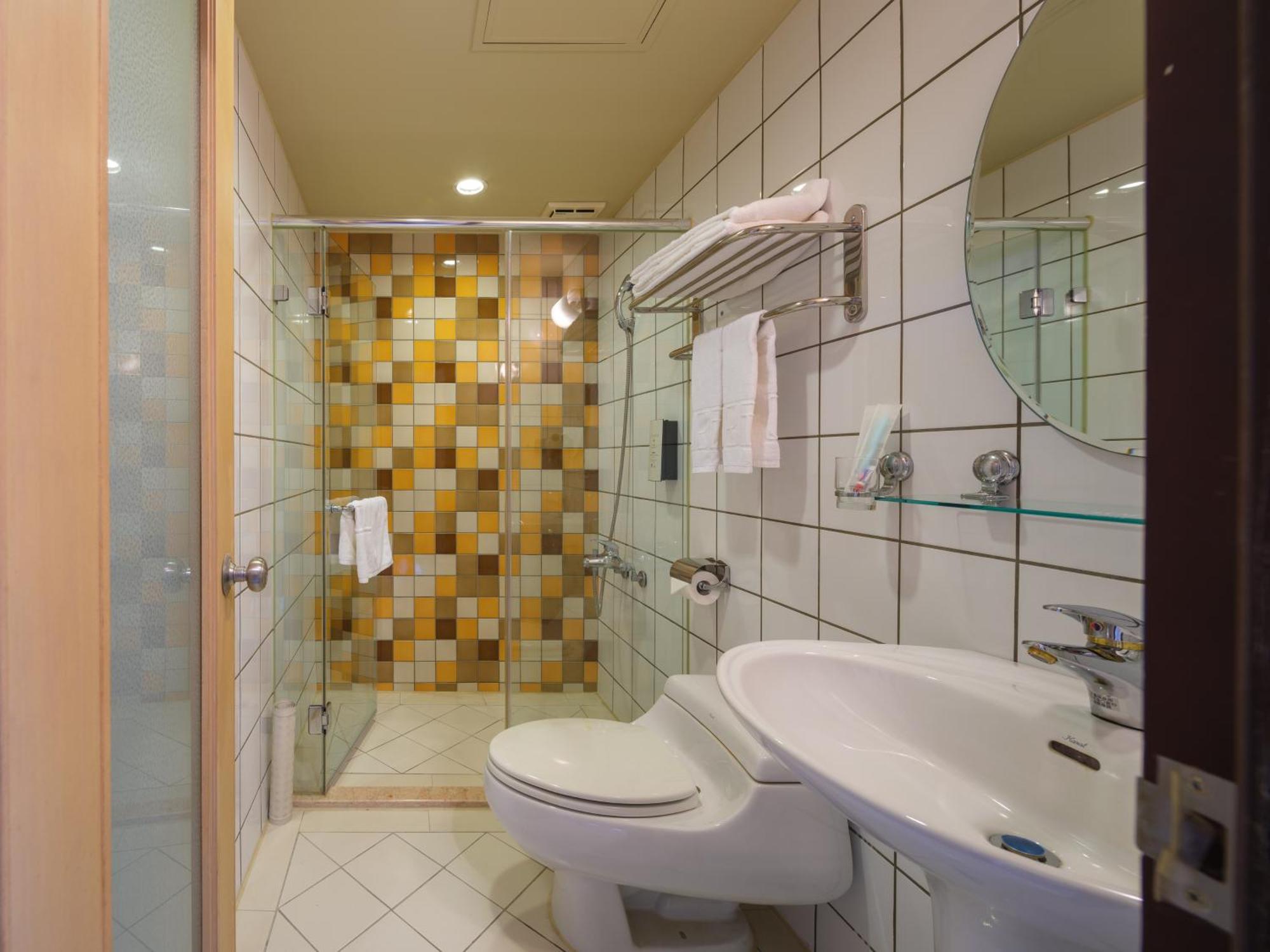 טאיפיי Rich & Free Hotel - Fuzhong 富逸旅趣-板橋府中館 מראה חיצוני תמונה
