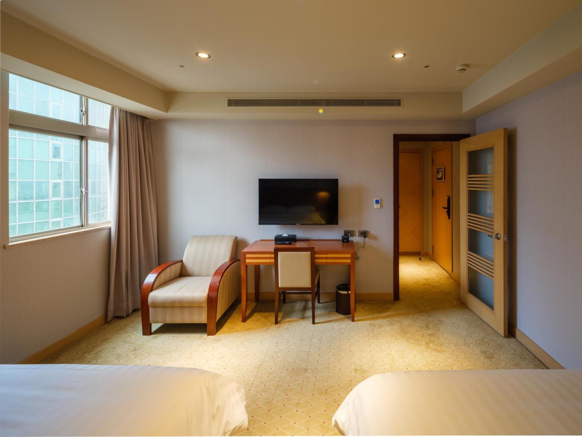 טאיפיי Rich & Free Hotel - Fuzhong 富逸旅趣-板橋府中館 מראה חיצוני תמונה