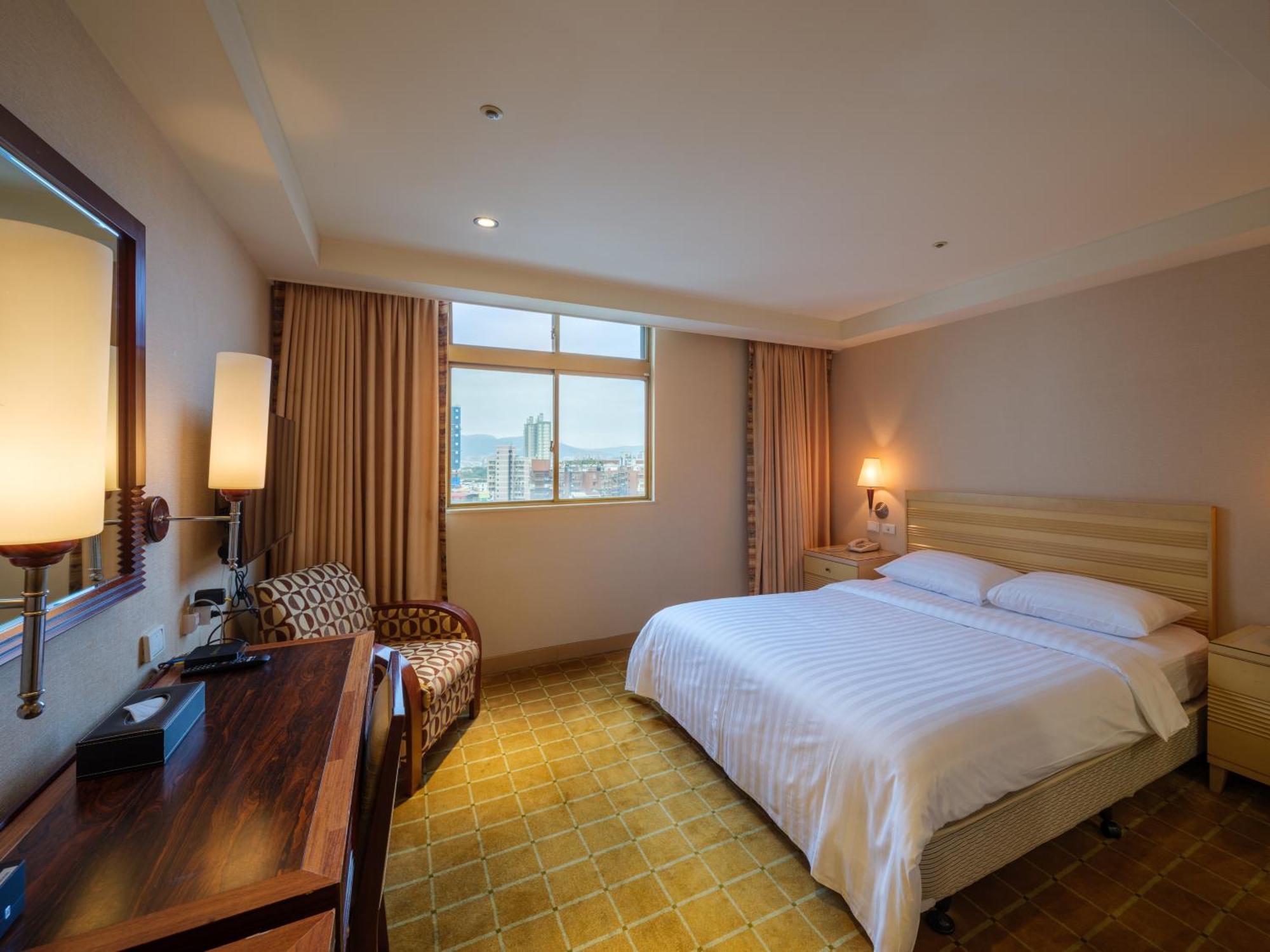 טאיפיי Rich & Free Hotel - Fuzhong 富逸旅趣-板橋府中館 מראה חיצוני תמונה