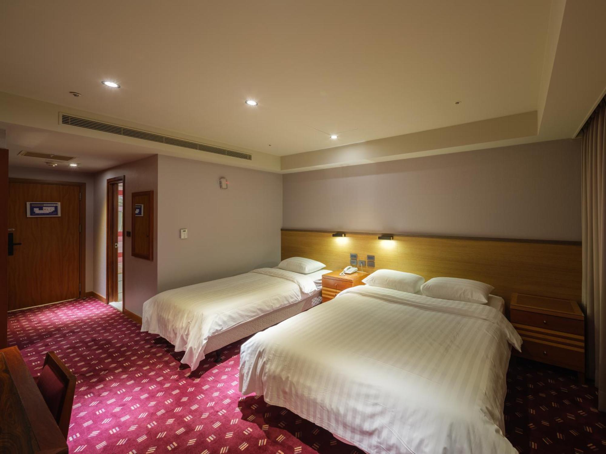 טאיפיי Rich & Free Hotel - Fuzhong 富逸旅趣-板橋府中館 מראה חיצוני תמונה