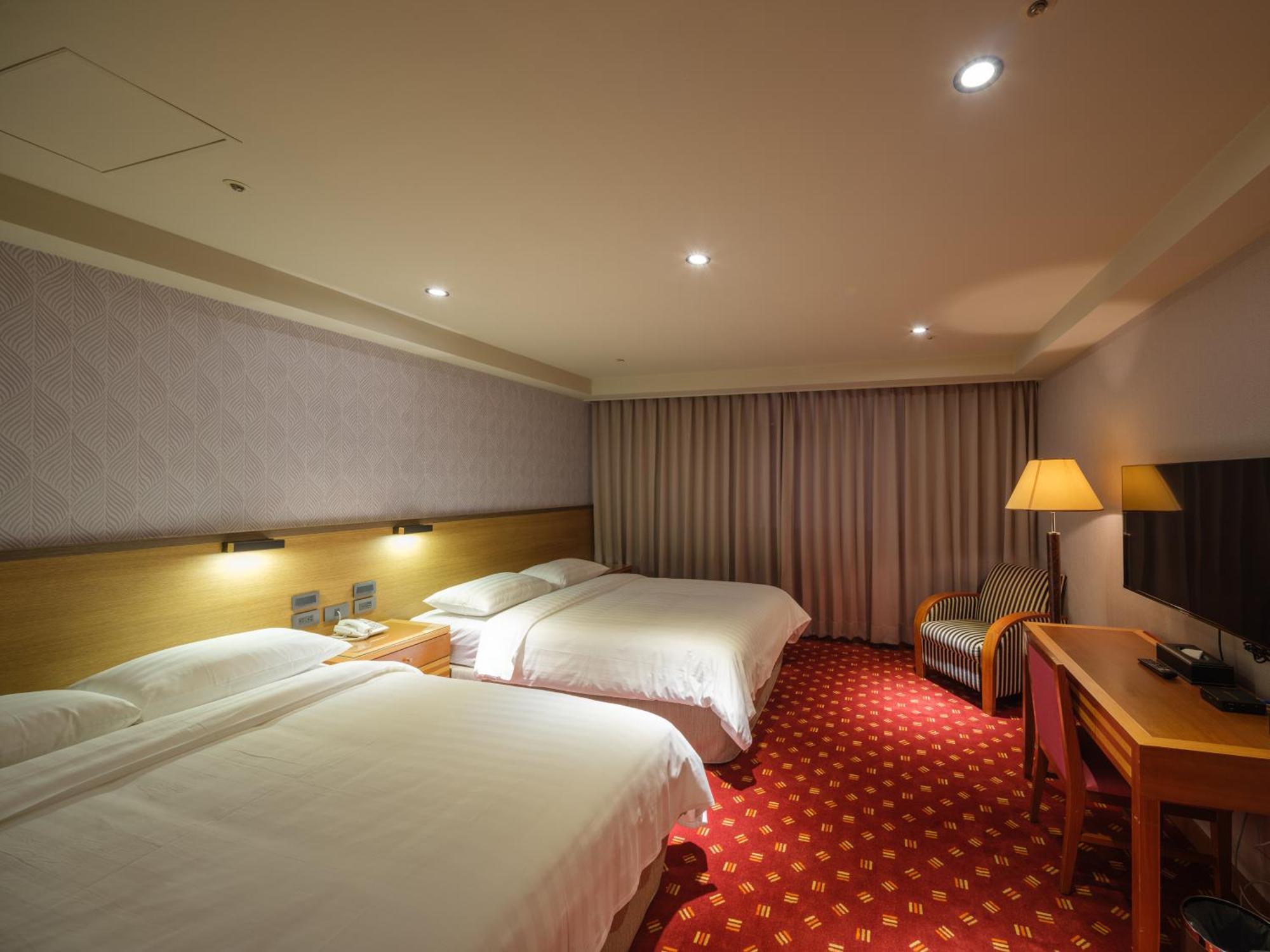 טאיפיי Rich & Free Hotel - Fuzhong 富逸旅趣-板橋府中館 מראה חיצוני תמונה
